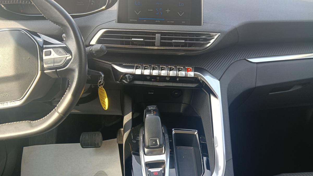 Peugeot 3008 1.5 HDI 130CV EAT8 Business
